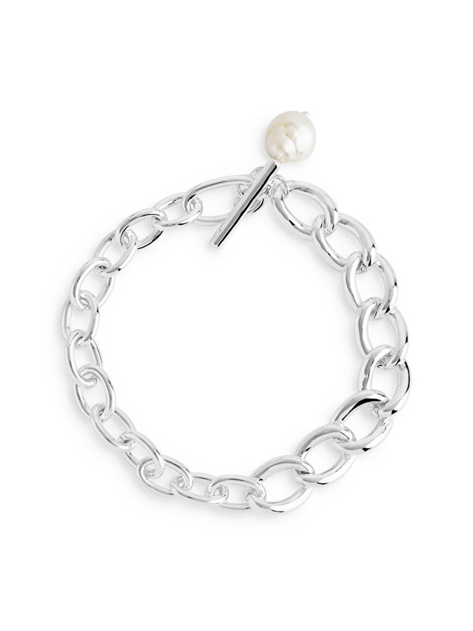 Postříbřený náramek s perlou Silver-Plated Chain Bracelet, Arket, 39 eur
