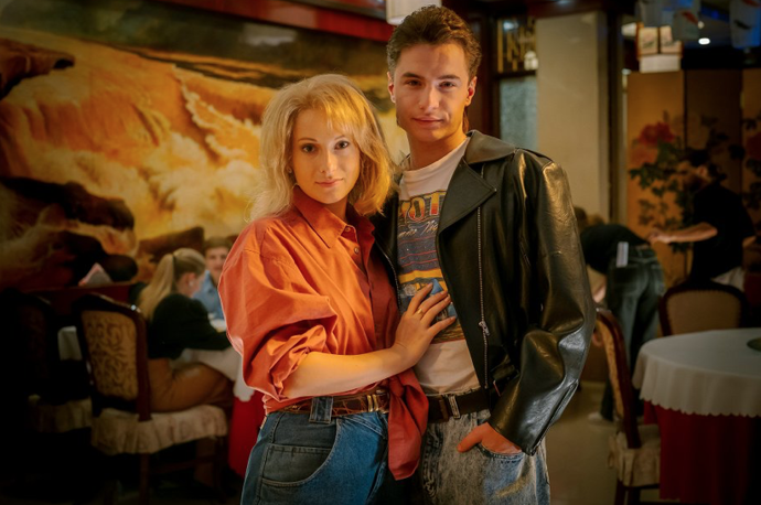 Oskar si zahrál i ve skvěle hodnocené minisérii Iveta
