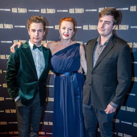 Oskar, maminka a bratr, dvojče Oliver
