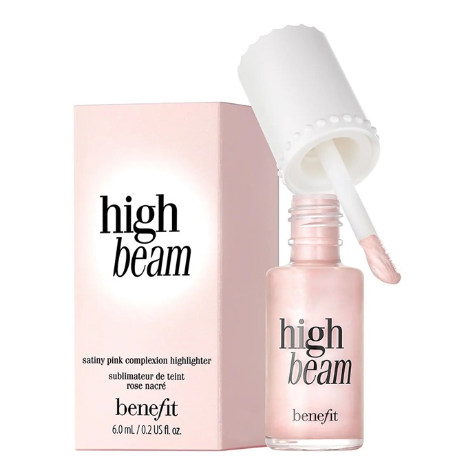 Rozjasňovač, Benefit Cosmetics, 690 Kč
Rozjasňovač, Benefit Cosmetics, 690 Kč