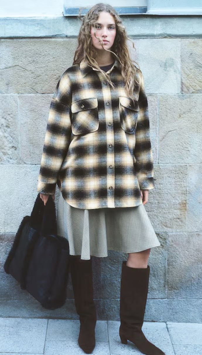 Oversized keprová košile, H&M, 599 Kč
