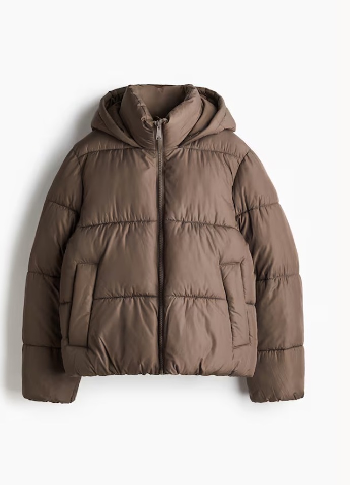 Vatovaná bunda s kapucí, H&M, 1 069 Kč
