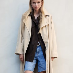 Oversized keprová košile, H&M, 599 Kč
