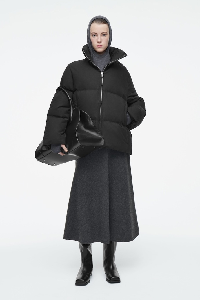 Bunda, Cos, 250 eur
Bunda, Cos, 250 eur