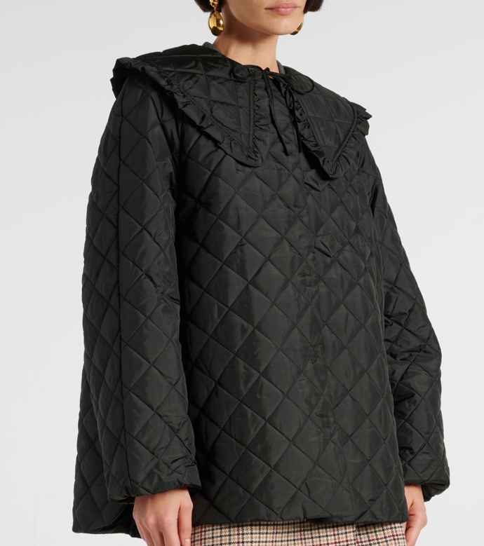 Bunda, Ganni, 325 eur
Bunda, Ganni, 325 eur