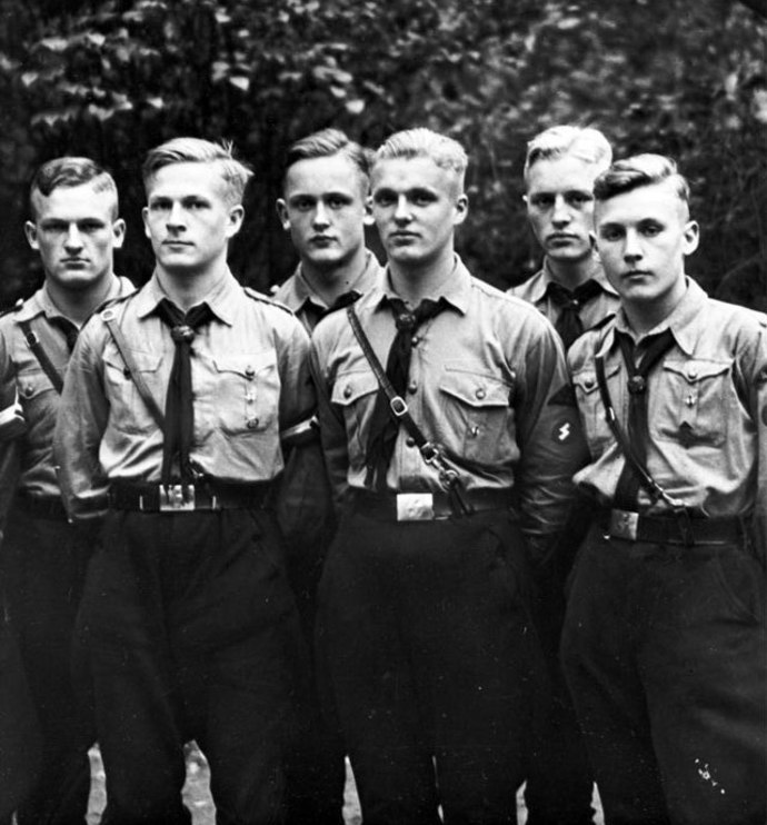 Organizace Hitlerjugend vychovávala mladé nacisty
