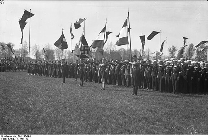 Organizace Hitlerjugend vychovávala mladé nacisty
