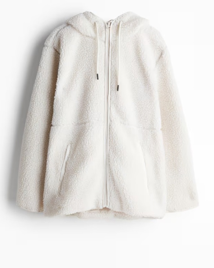 Plyšový kabátek s kapucí, H&M, 1 069 Kč
Plyšový kabátek s kapucí, H&M, 1 069 Kč
