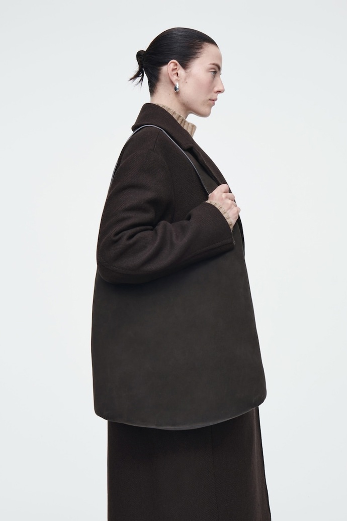 Cos, 225 eur
Cos, 225 eur