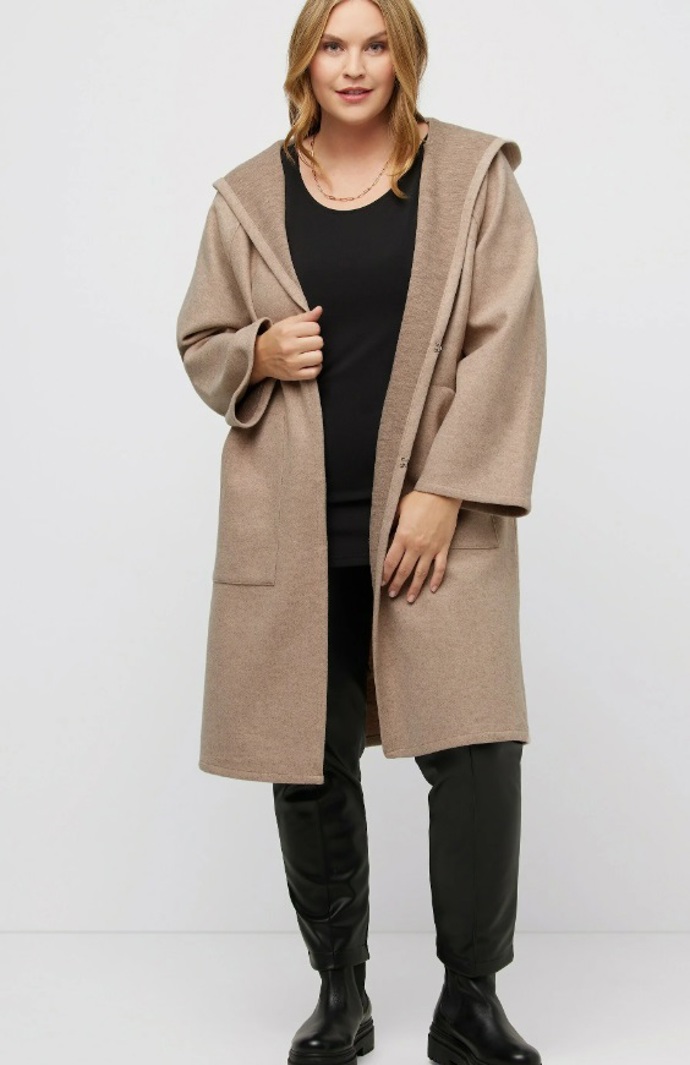Kabát s oversized kapucí, Ulla Popken, 2 079 Kč
Kabát s oversized kapucí, Ulla Popken, 2 079 Kč