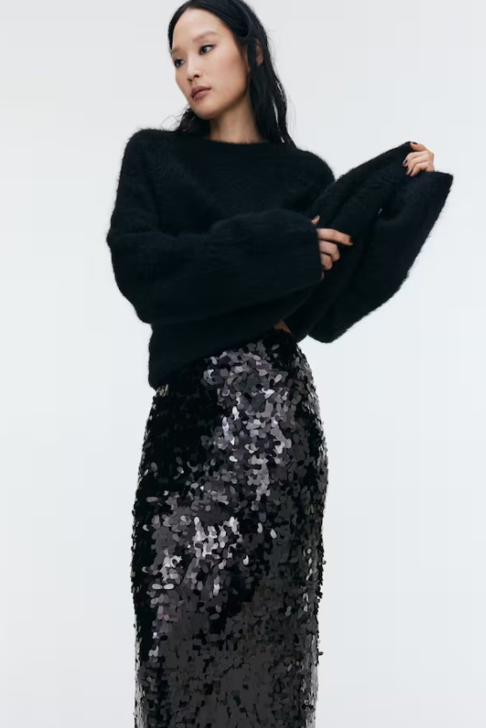 Midi sukně s flitry, H&M, 1 199 Kč
