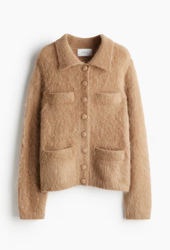 Propínací svetr z mohérové směsi, H&M, 1 360 Kč
