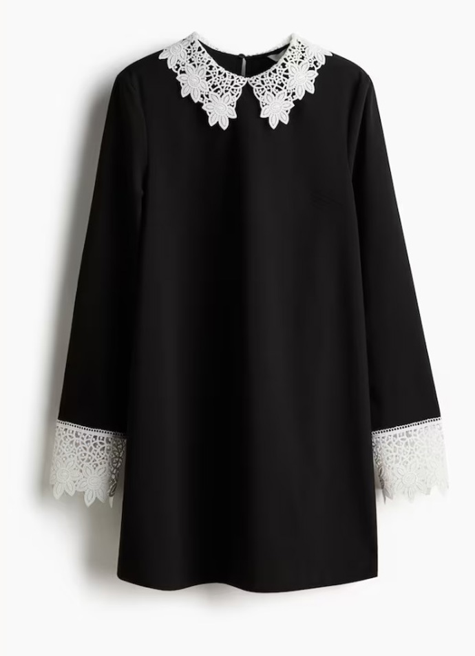 Šaty s krajkovými detaily, H&M, 1 199 Kč
