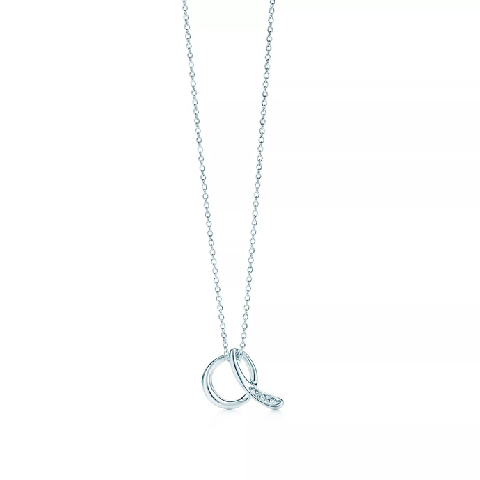 Náhrdelník Alphabet Letter A Pendant in Silver with Diamonds Small Elsa Peretti®, Tiffany & Co, 1000 eur
