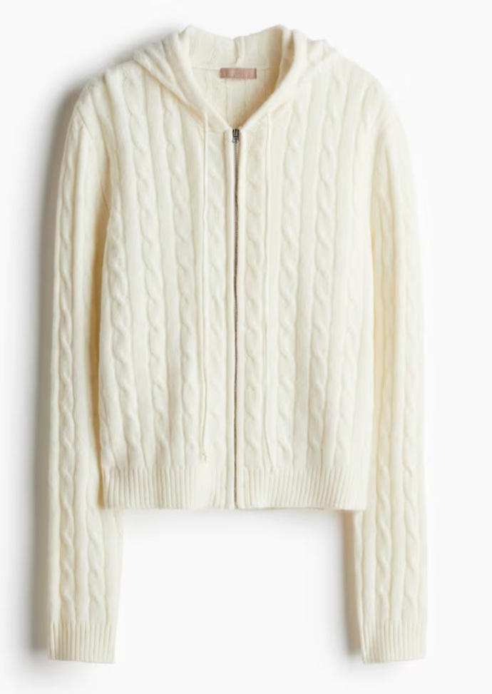 Svetr s copánkovým vzorem, zipem a kapucí, H&M, 839 Kč

