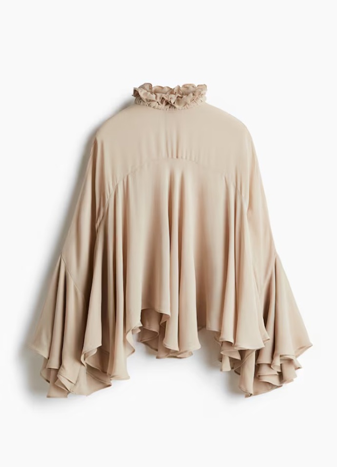 Oversized volánová halenka, H&M, 1 699 Kč
