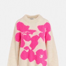 Svetr s květinami Ecru and neon pink floral intarsia-knitted sweater, Essentiel-Antwerp, 249 eur
