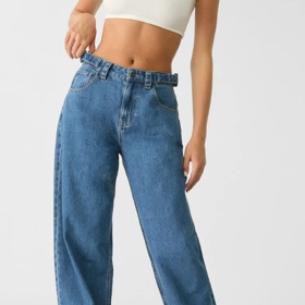 Baggy džíny, Stradivarius, 849 Kč
