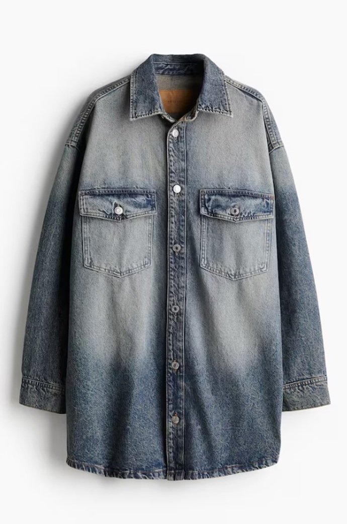 Oversized džínová košile, H&M, 839 Kč
