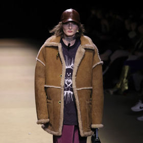 Shearling bundy a kabáty se pravidelně objevují v kolekcích značky Coach.
