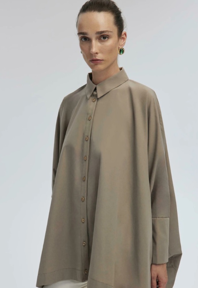 Luxusní oversized košile, Touché Privé, 2 242 Kč
