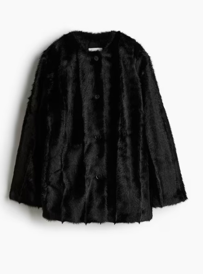 Huňatá bunda, H&M, 1 899 Kč
Huňatá bunda, H&M, 1 899 Kč