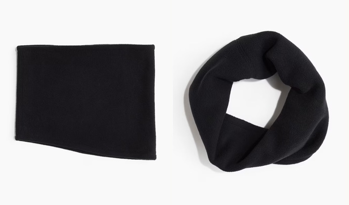 Flísový sportovní nákrčník, H&M, 239 Kč
