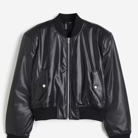 Bomber s ramenními vycpávkami a povrchovou vrstvou, H&M, 429 Kč
