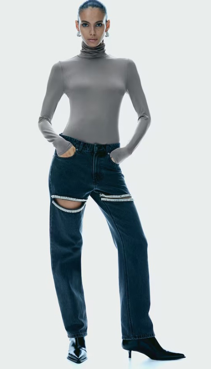 Body s rolákem, H&M, 359 Kč
Body s rolákem, H&M, 359 Kč