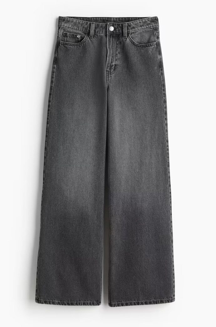 Tmavé džíny s vysokým pasem, H&M, 599 Kč
