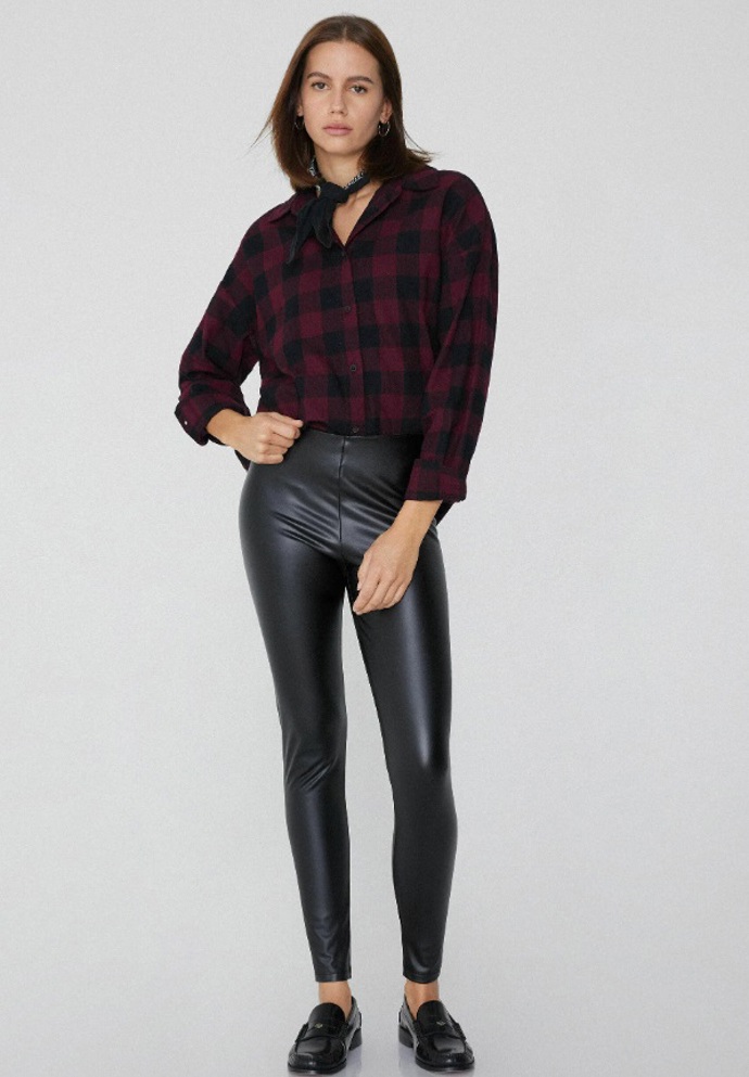Bordó košile, Tezenis, 695 Kč
Bordó košile, Tezenis, 695 Kč