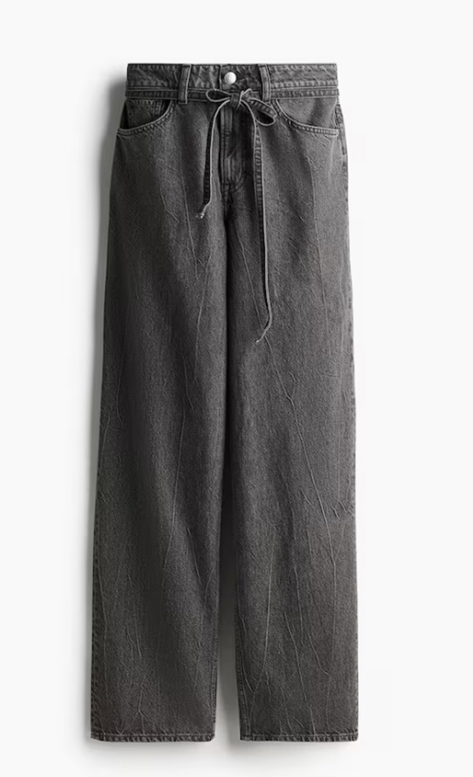 Super baggy džíny, H&M, 719 Kč
Super baggy džíny, H&M, 719 Kč