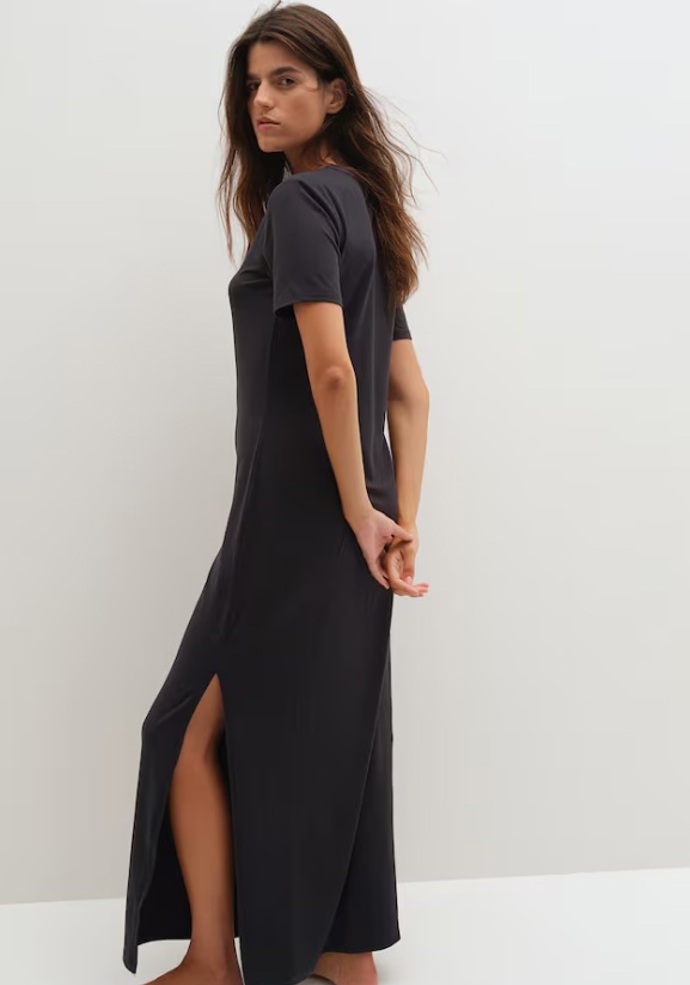 Tričkové šaty, H&M, 480 Kč
Tričkové šaty, H&M, 480 Kč