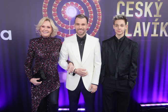 Helena Vondráčková, Leoš Mareš se synem
Helena Vondráčková, Leoš Mareš se synem