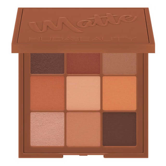 Oční stíny, Huda Beauty, 870 Kč
