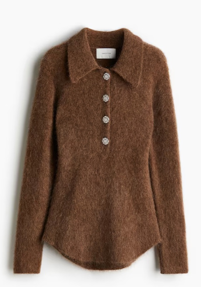 Svetr z mohérové směsi s límcem a luxusními knoflíčky, H&M, 1 168 Kč
