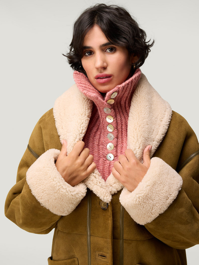 Merino límec, Rouje, 95 eur
Merino límec, Rouje, 95 eur
