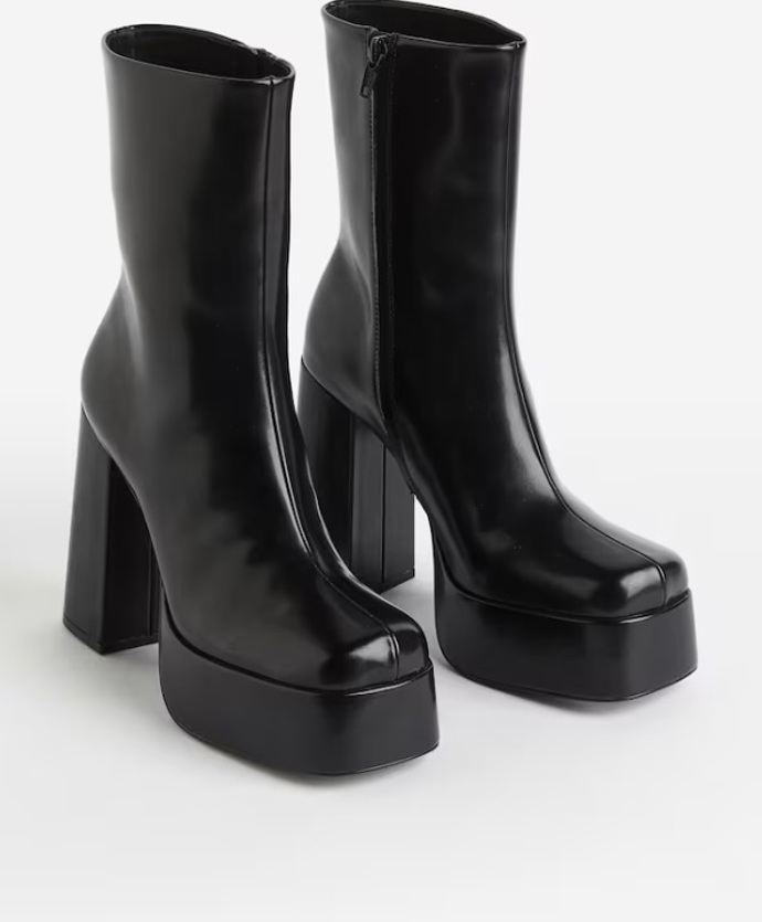 Nízké kozačky na platformě, H&M, 779 Kč
