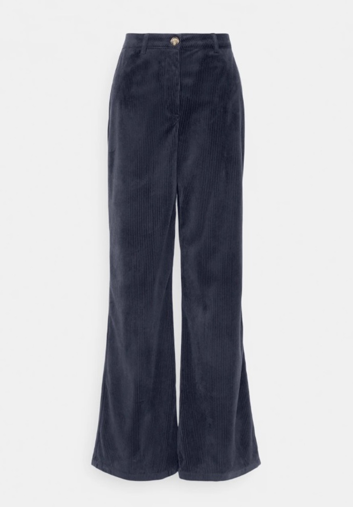 Manšestrové kalhoty do zvonu, Vero Moda, 420 Kč
