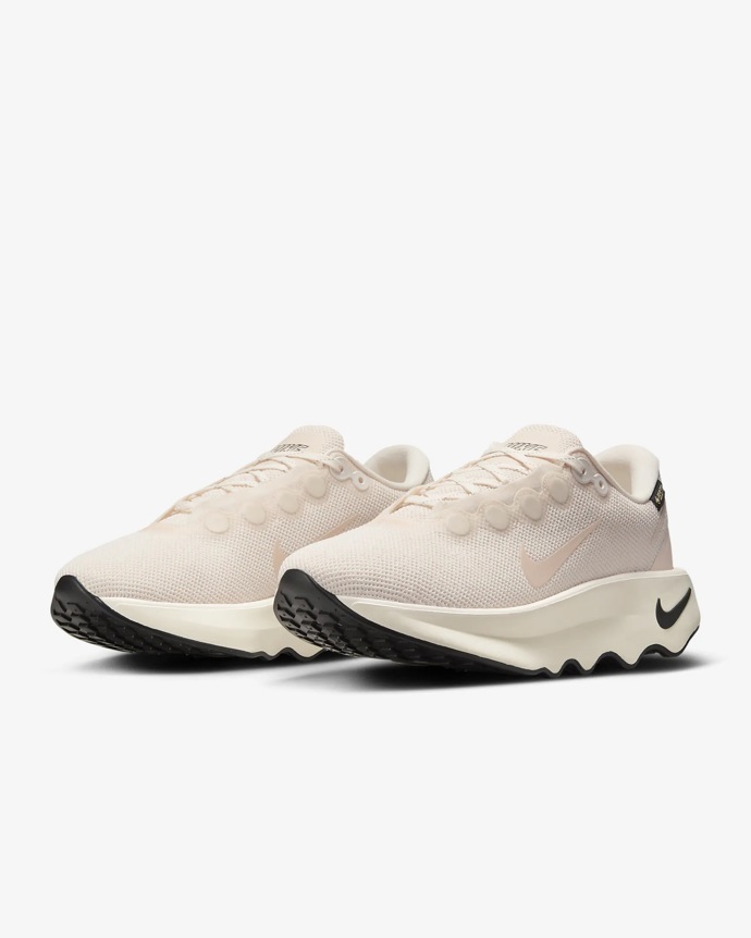 Běžecké boty, Nike, 129 EUR
Běžecké boty, Nike, 129 EUR