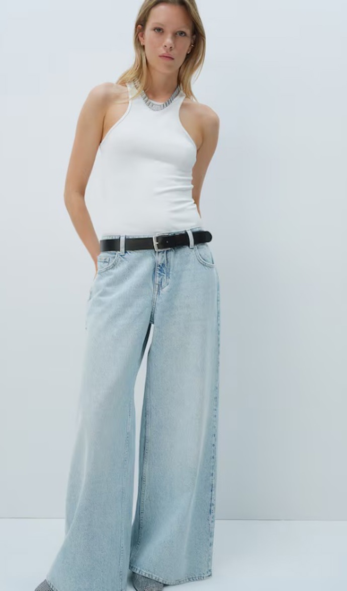 Světlé baggy džíny, H&M, 719 Kč
Světlé baggy džíny, H&M, 719 Kč