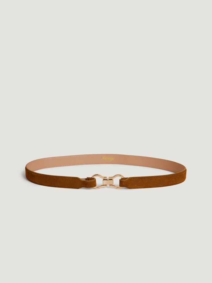 Pásek, Rouje, 95 eur
Pásek, Rouje, 95 eur
