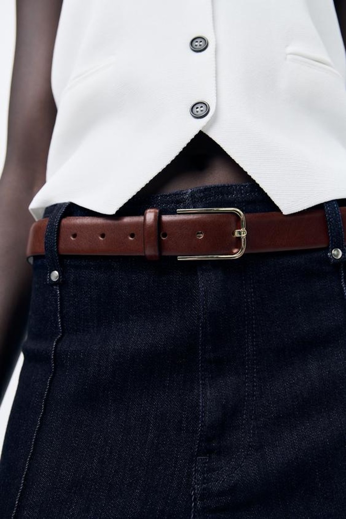 Pásek, Zara, 699 Kč
Pásek, Zara, 699 Kč