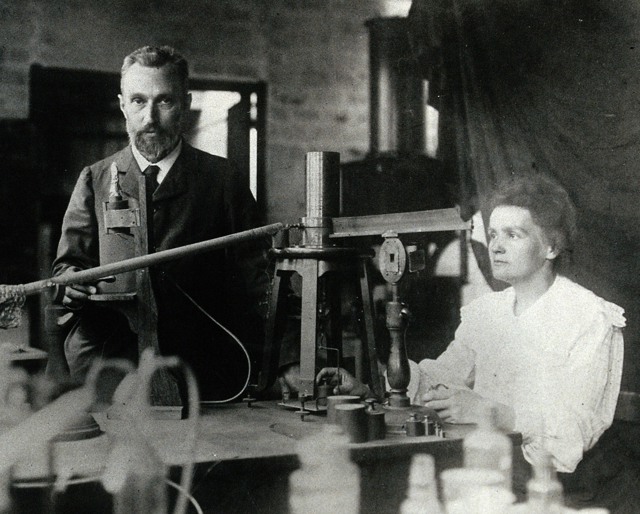 Geniální vědkyně, která změnila postavení žen: Marie Curie-Skłodowská se vdávala v laboratorním obleku, výzkum ji stál život