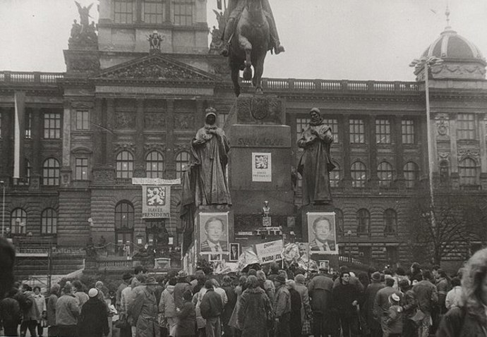 Záběry ze sametové revoluce, která vrcholila 17. listopadu 1989
