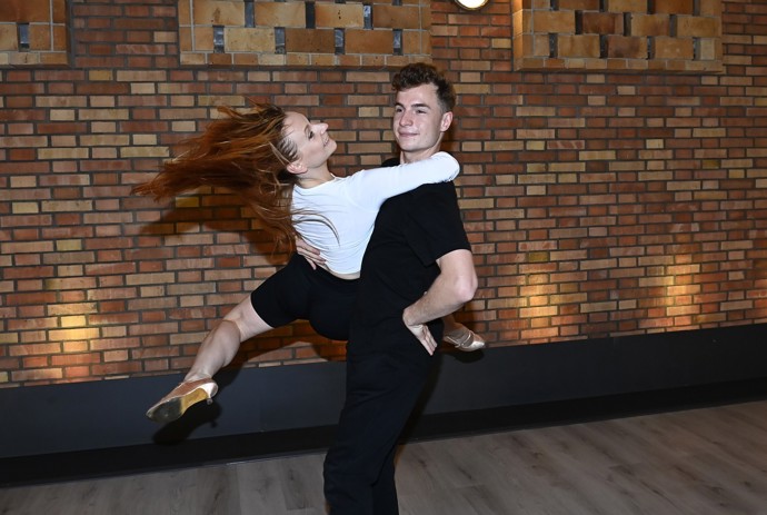Účast ve StarDance je pro něj velkou výzvou.
Účast ve StarDance je pro něj velkou výzvou.