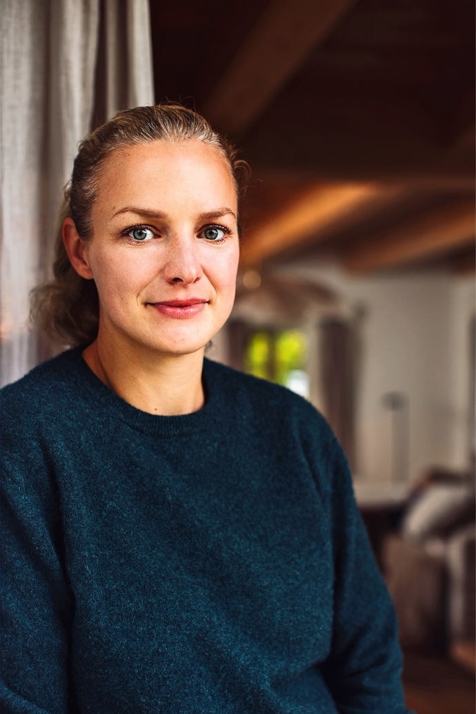 Koncepce interiéru Casarosa vznikala jako alternativa k ubytování, jímž je Český Krumlov vysoce saturovaný. V první chvíli se Denisa dostala k původnímu projektu, ve kterém byly byty rozděleny do úplně malých místností – a obě s klientkou už v ten moment věděly, že chtějí jít přesně opačným směrem. 
