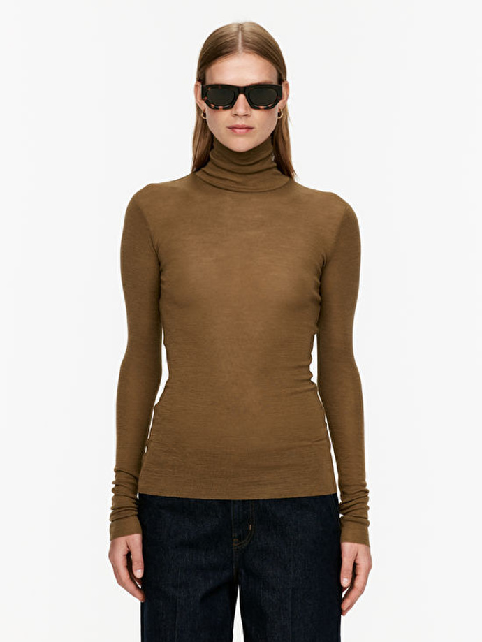 Rolák, Arket, 49 eur
Rolák, Arket, 49 eur