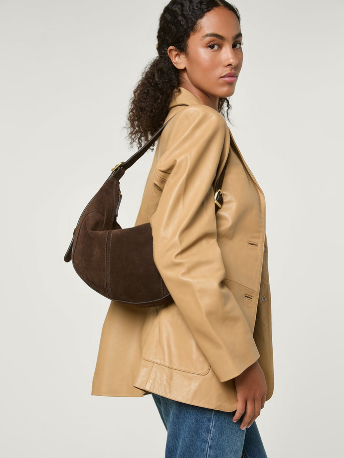 Rouje, 350 eur
Rouje, 350 eur