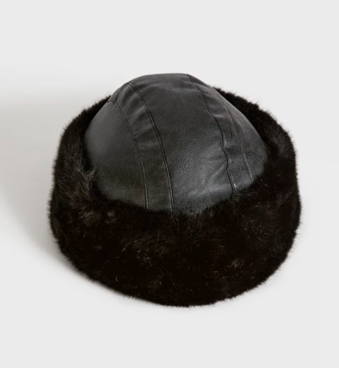 Rouje, 95 eur
Rouje, 95 eur